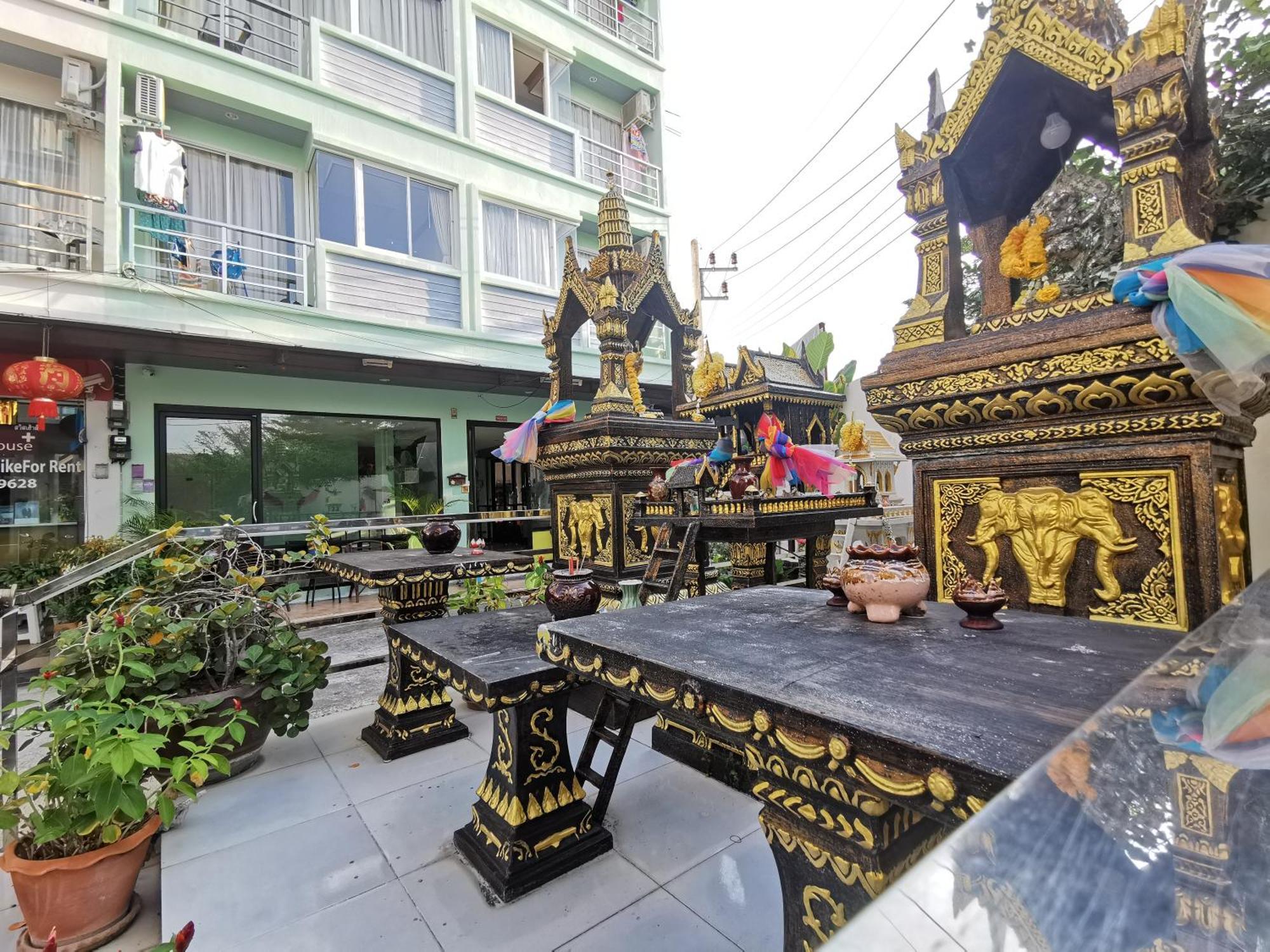 Lanting Hotel Patong Exterior foto