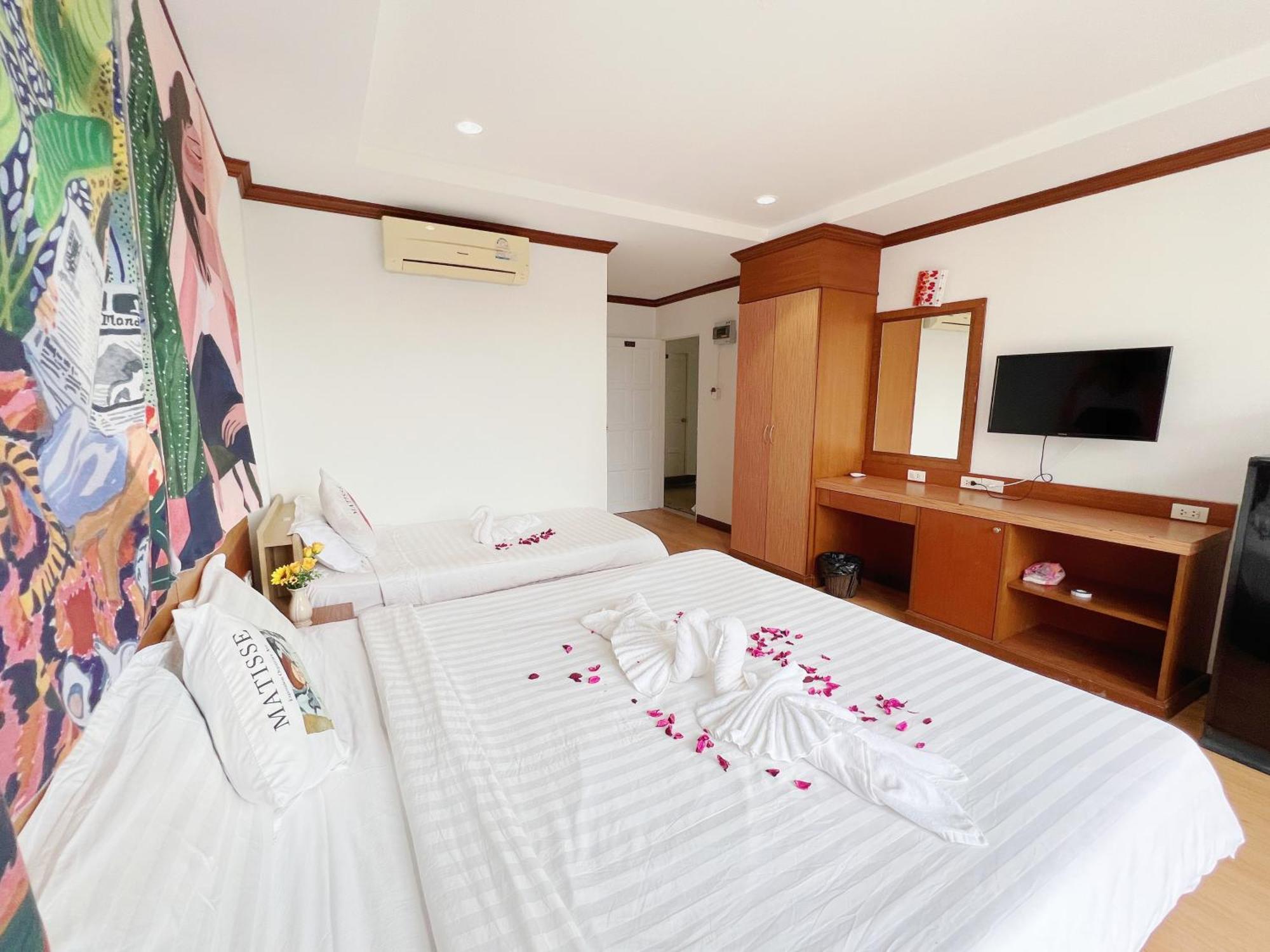 Lanting Hotel Patong Exterior foto