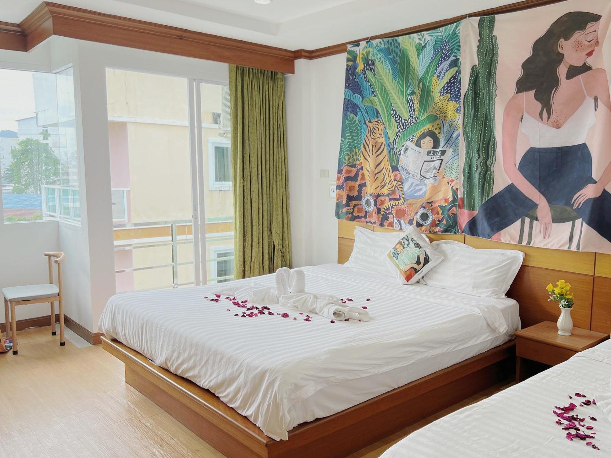 Lanting Hotel Patong Exterior foto