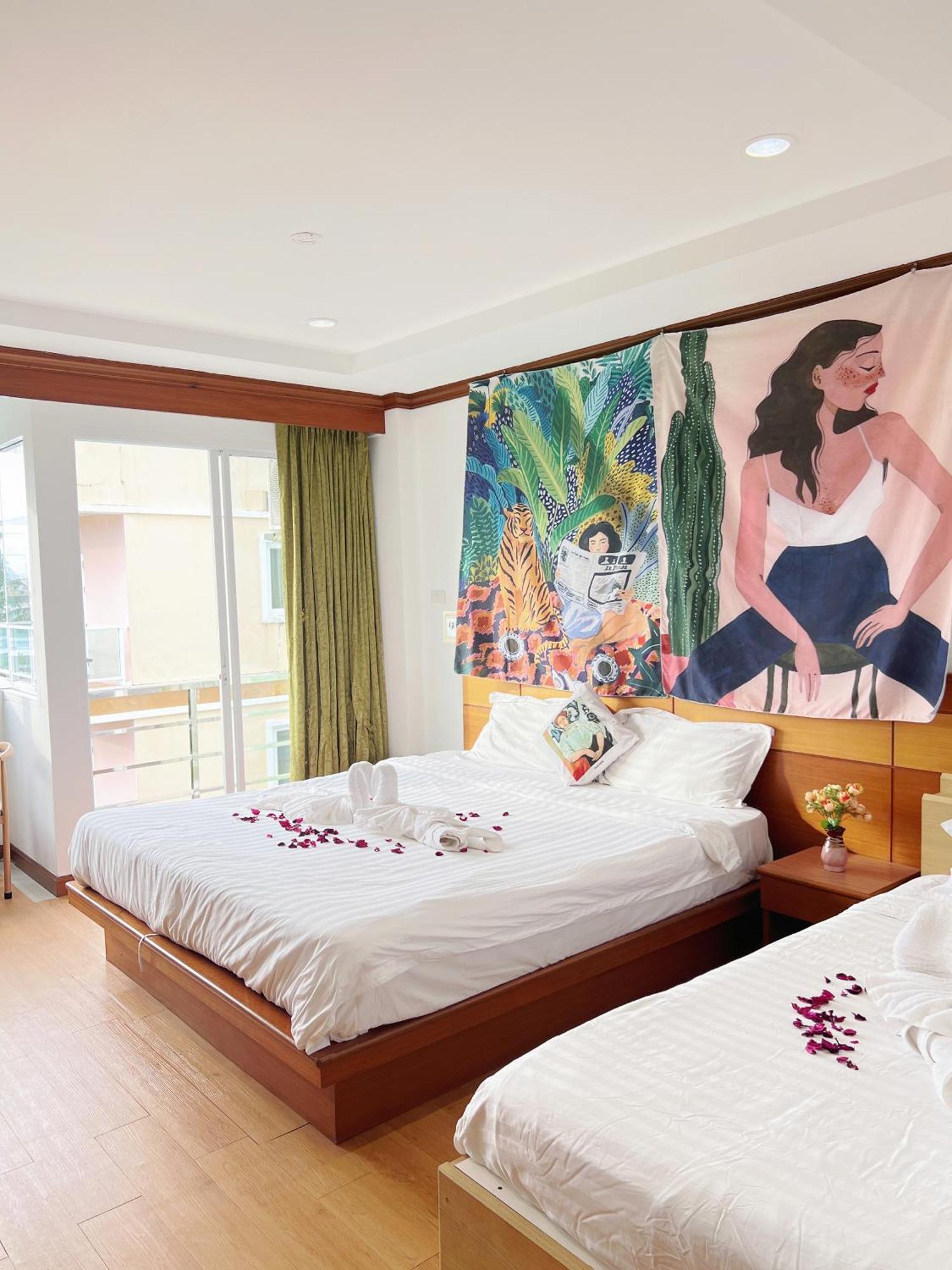 Lanting Hotel Patong Exterior foto