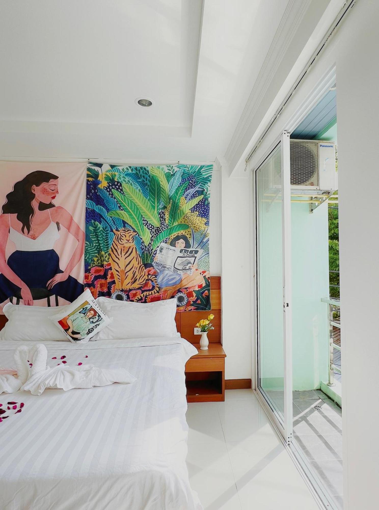 Lanting Hotel Patong Exterior foto